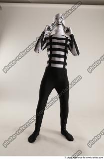 09 2019 01 JIRKA MORPHSUIT WITH TWO GUNS